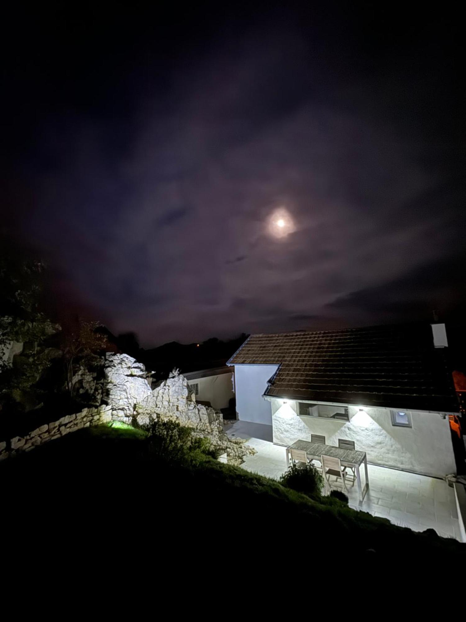 Maison Au Bord De L'Eau Les Roches Rochefort-sur-Nenon Eksteriør bilde