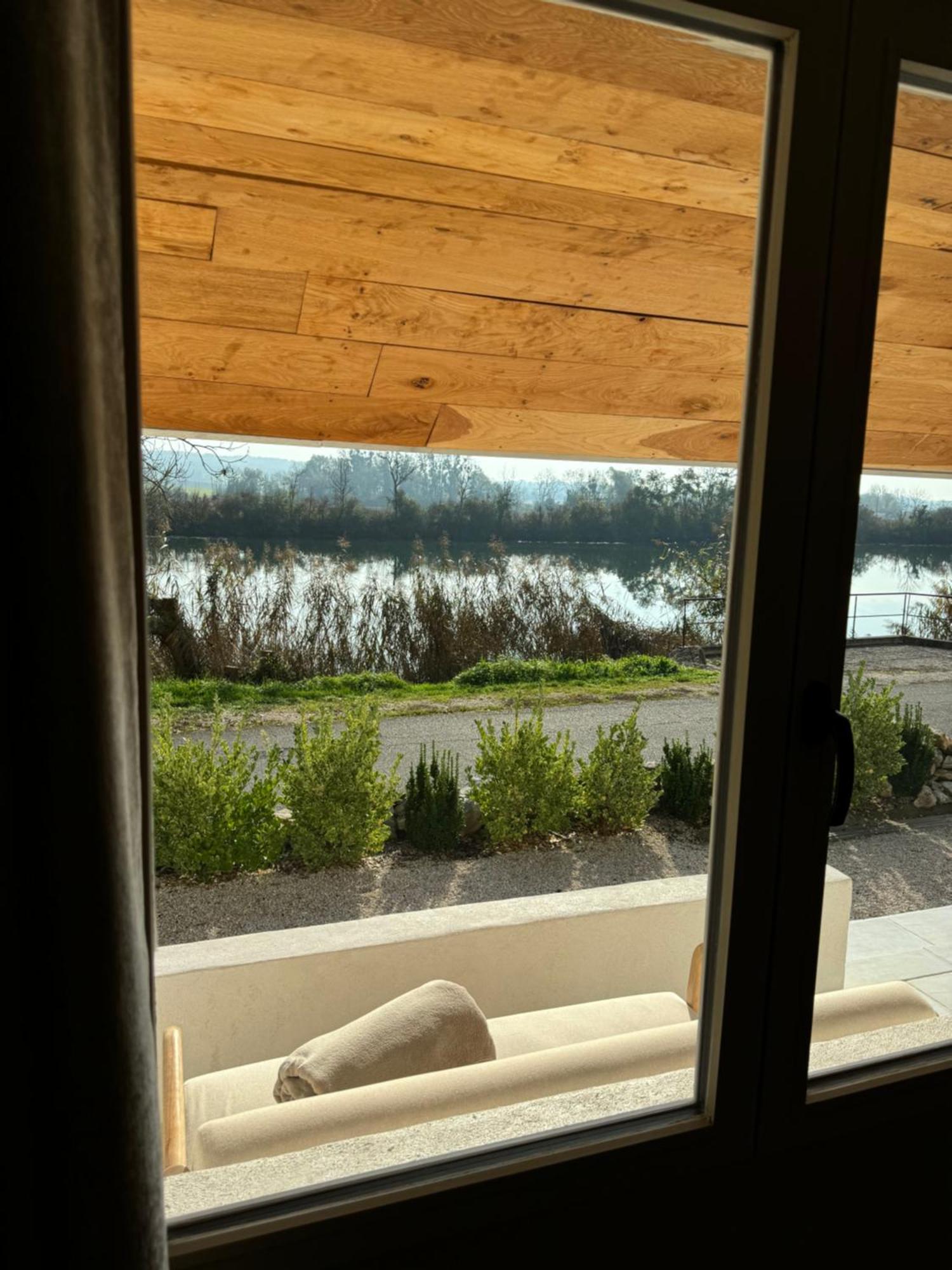 Maison Au Bord De L'Eau Les Roches Rochefort-sur-Nenon Eksteriør bilde